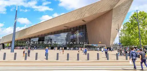 Taxi in Rotterdam Centraal