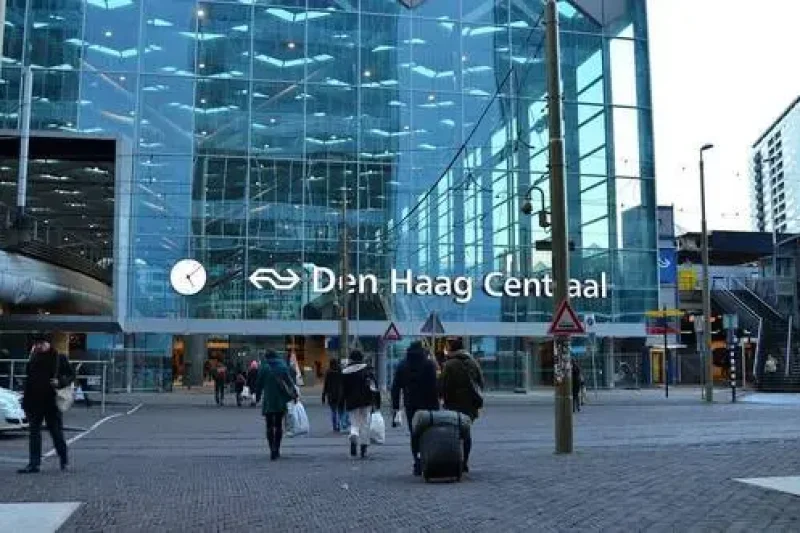 centraal_station_den_haag.webp